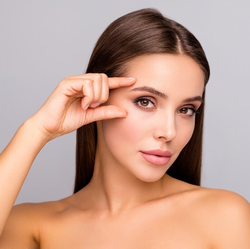 Jak przedłużyć trwałość makijażu w ciągu dnia